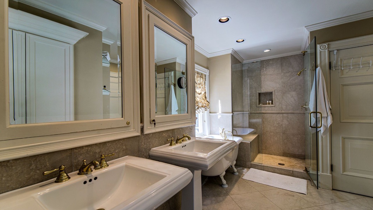 Photo of Bathroom in Broadmoor