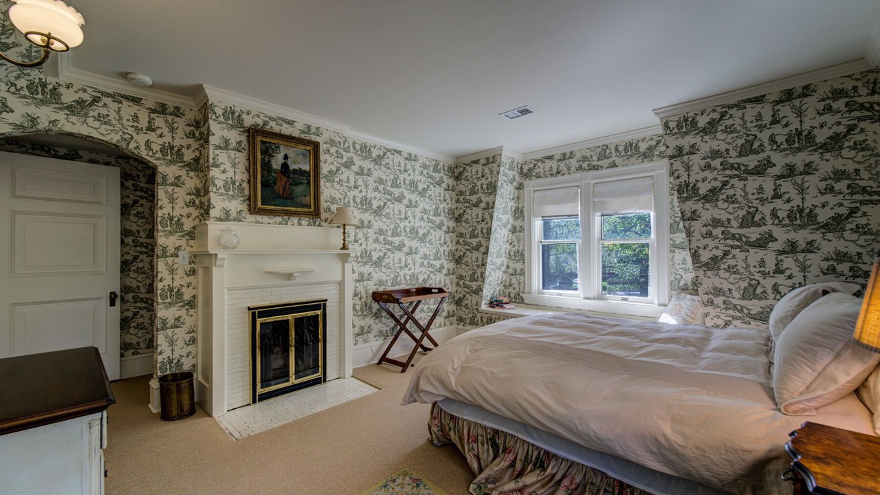 Photo of Bedroom in Broadmoor