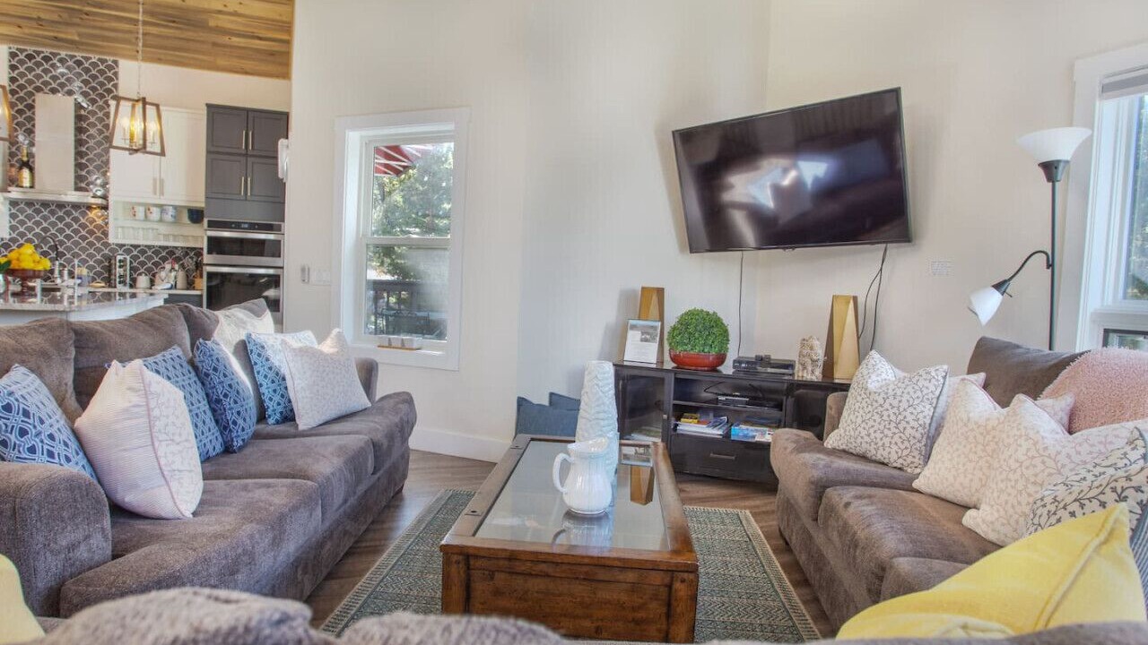 Photo of Livingroom in Breckenridge Heights
