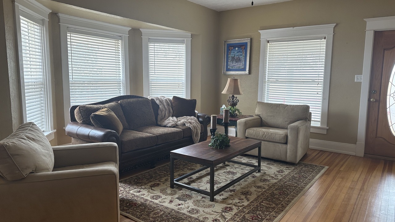 Photo of Livingroom in Eaton
