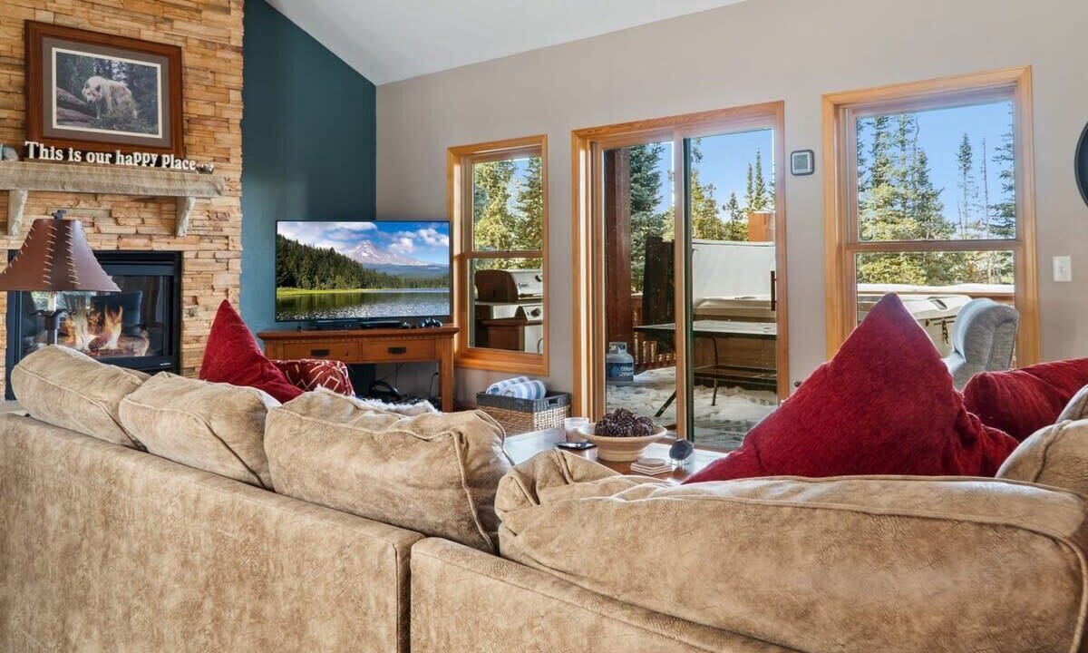 Photo of Livingroom in Quandary Village