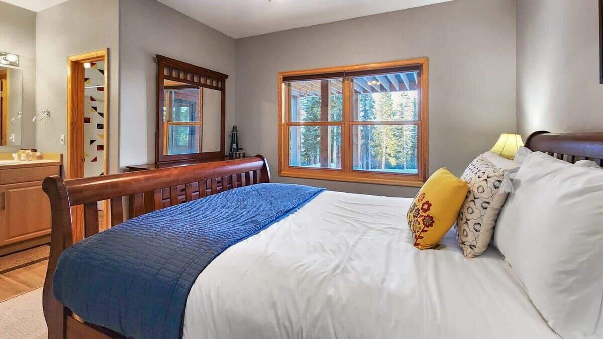 Photo of Bathroom in Quandary Village