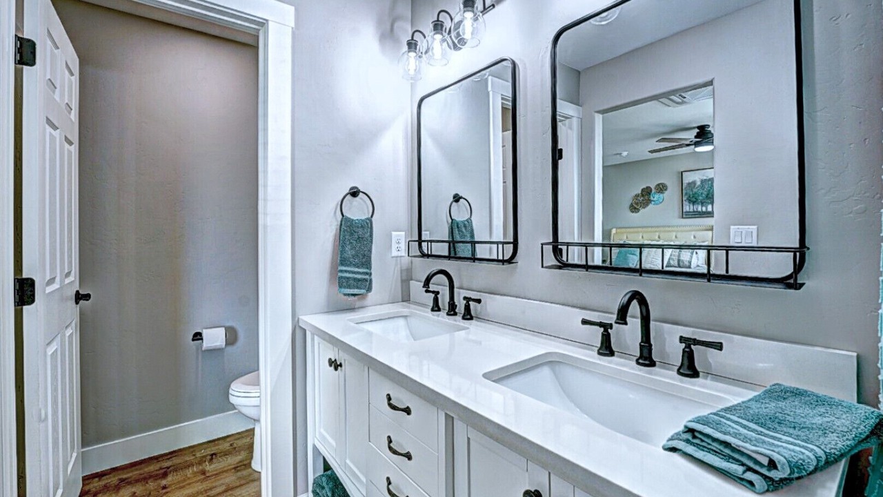 Photo of Bathroom in Palisade