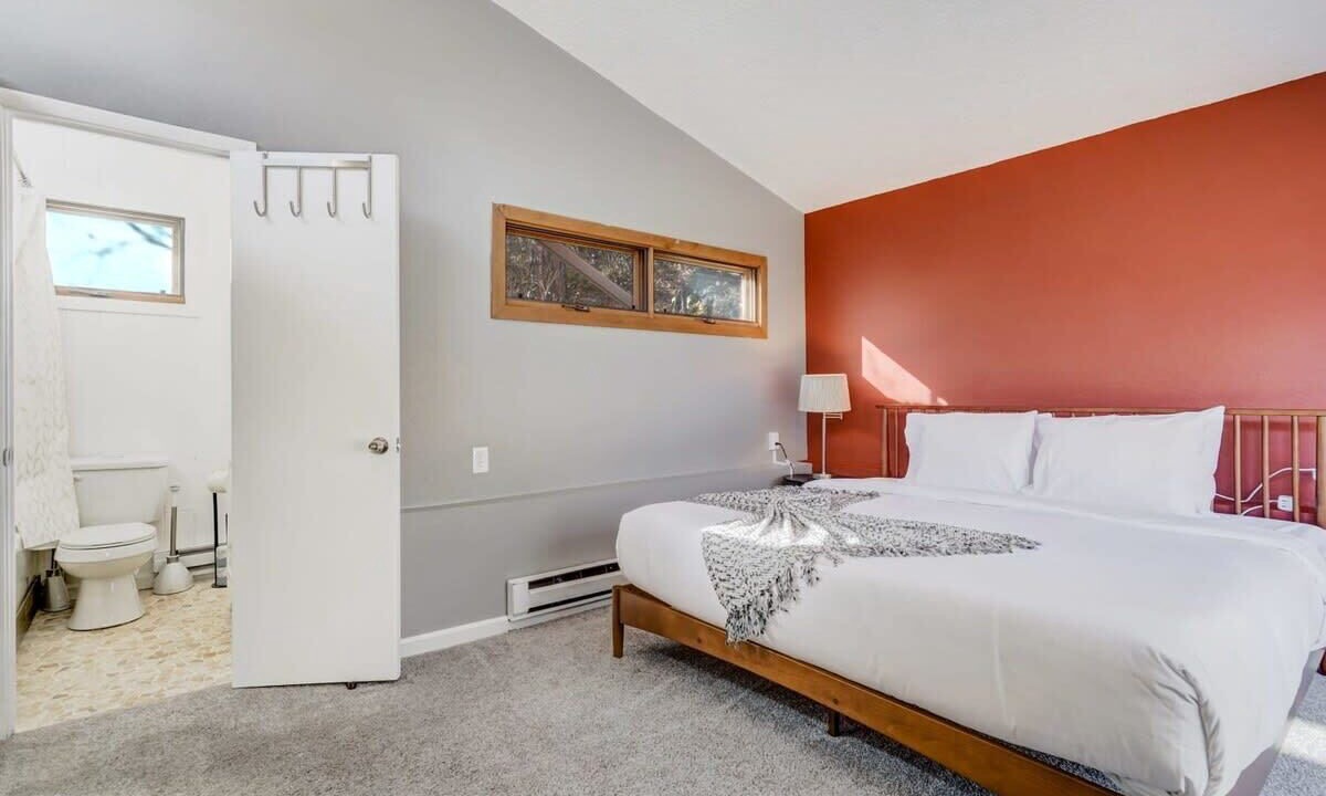 Photo of Bedroom in Skyway