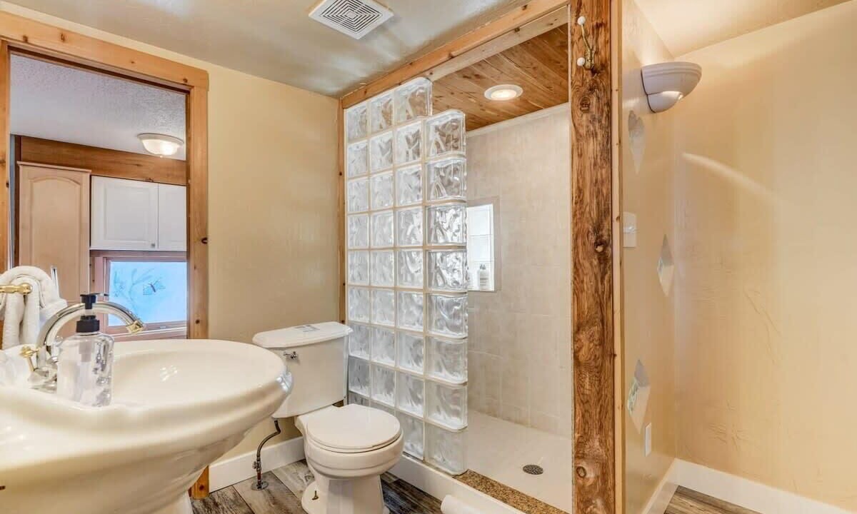 Photo of Bathroom in Skyway