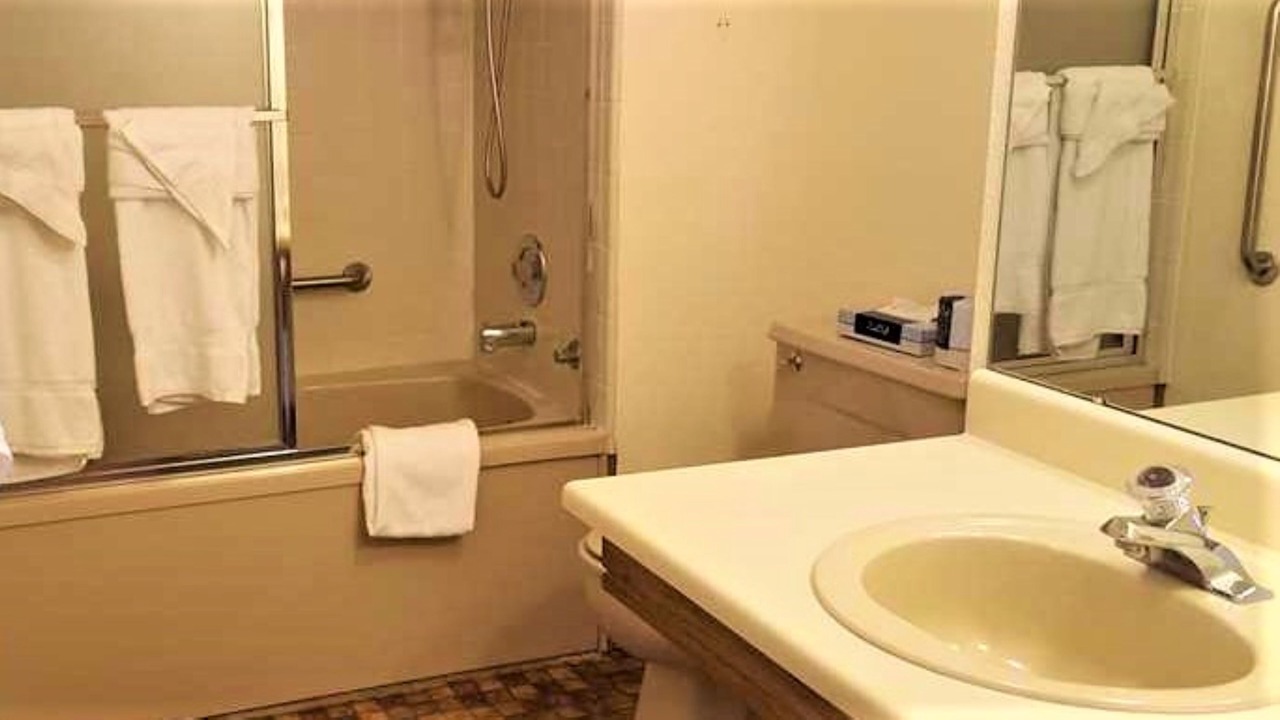 Photo of Bathroom in Fraser