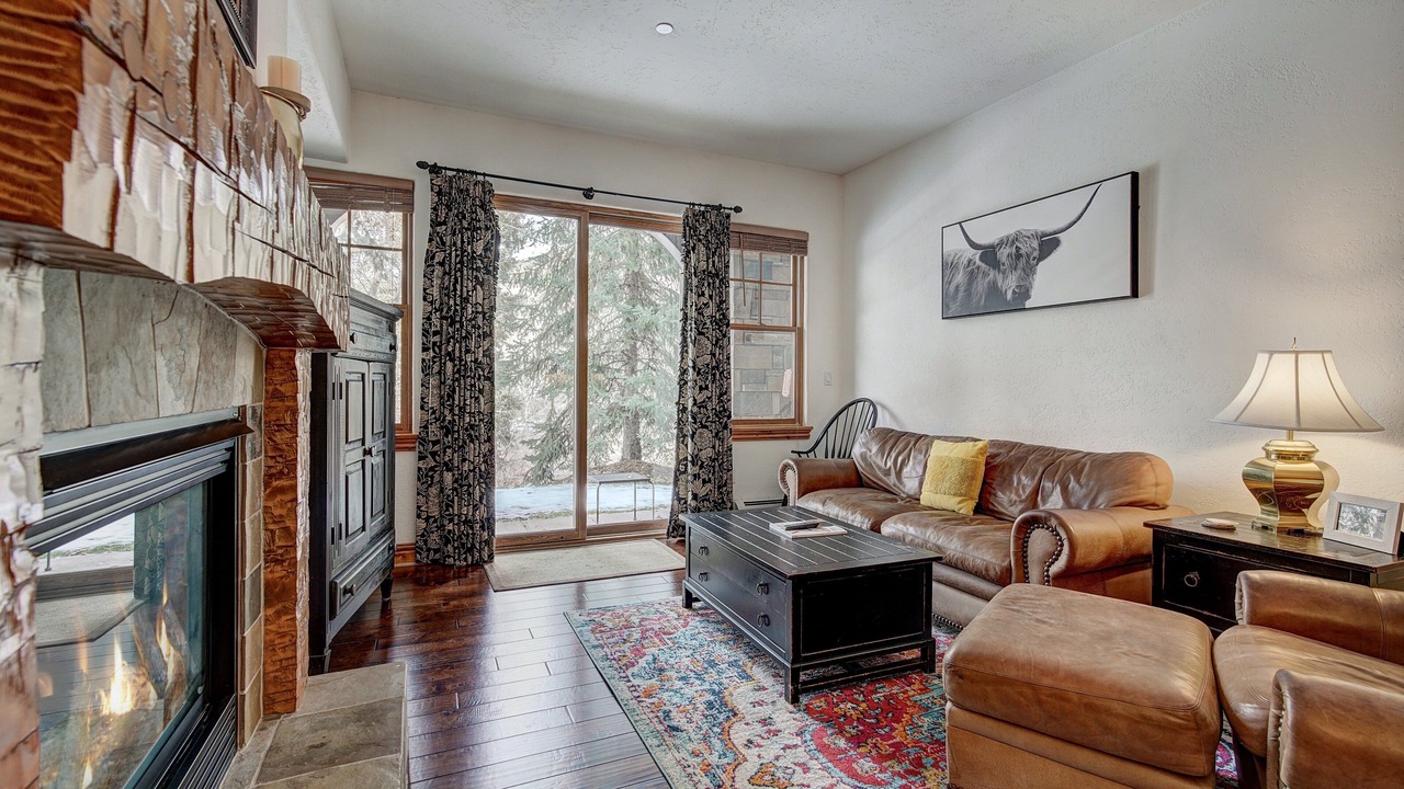 Photo of Livingroom in Avon