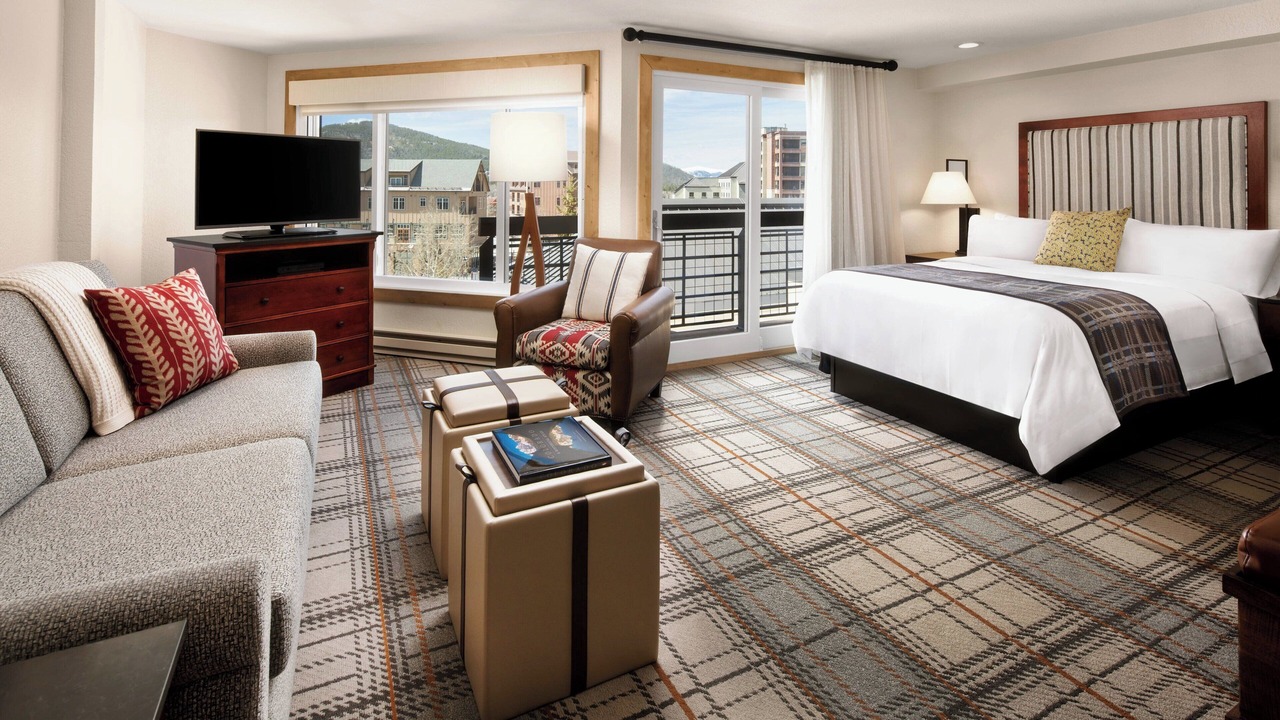Photo of Bedroom in Peak 9