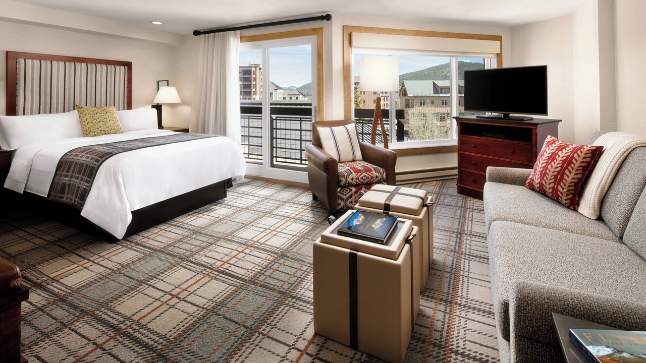 Photo of Bedroom in Peak 9