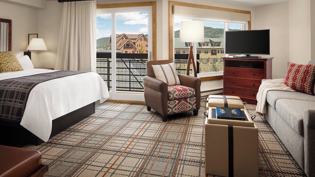 Photo of Bedroom in Peak 9