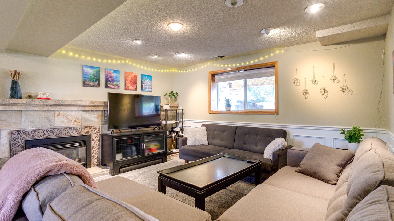 Photo of Livingroom in Thornton