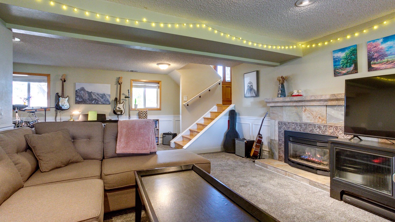 Photo of Livingroom in Thornton