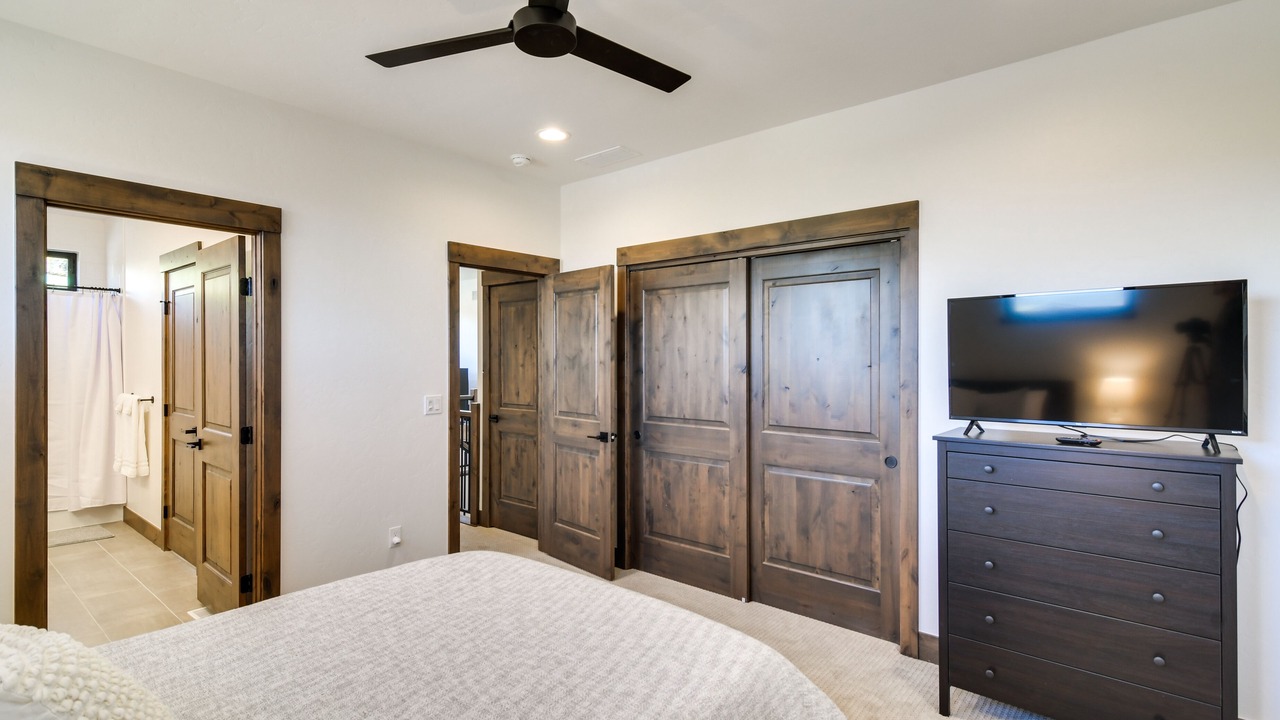 Photo of Bedroom in Silvercreek