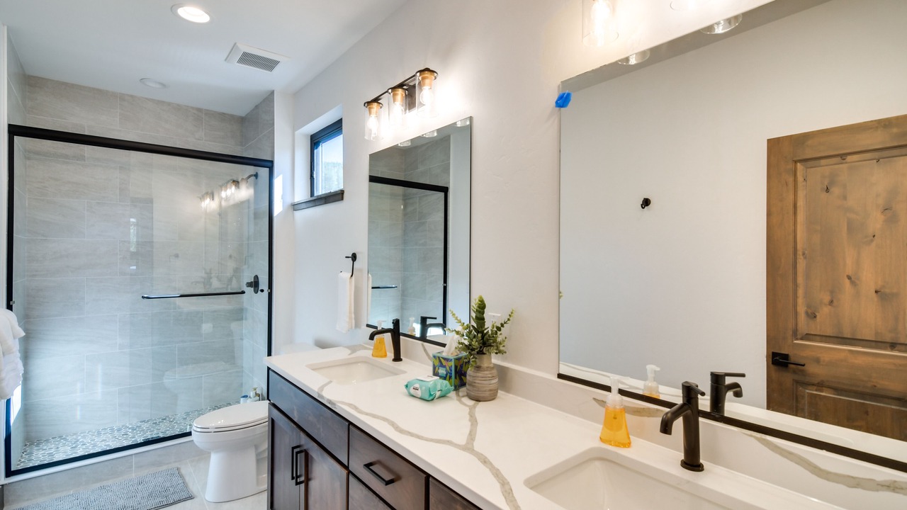 Photo of Bathroom in Silvercreek
