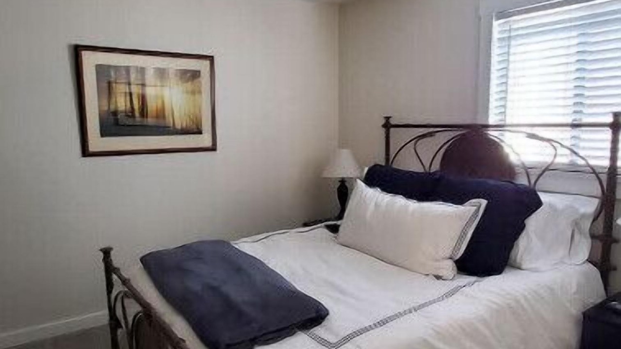 Photo of Bedroom in Englewood