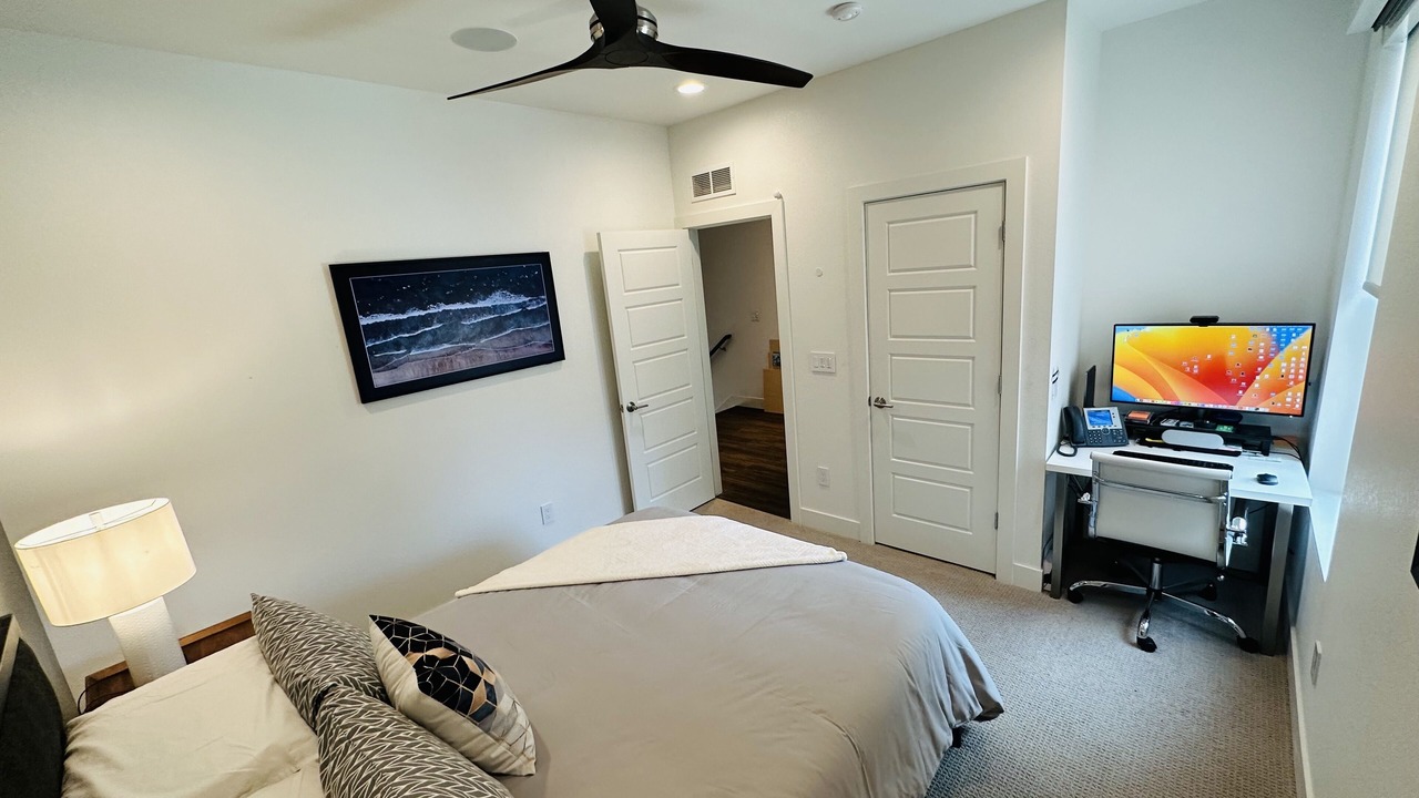 Photo of Bedroom in Five Points