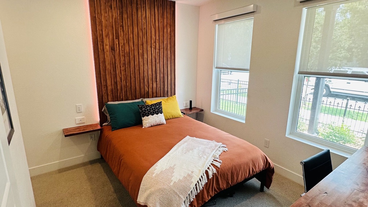 Photo of Bedroom in Five Points