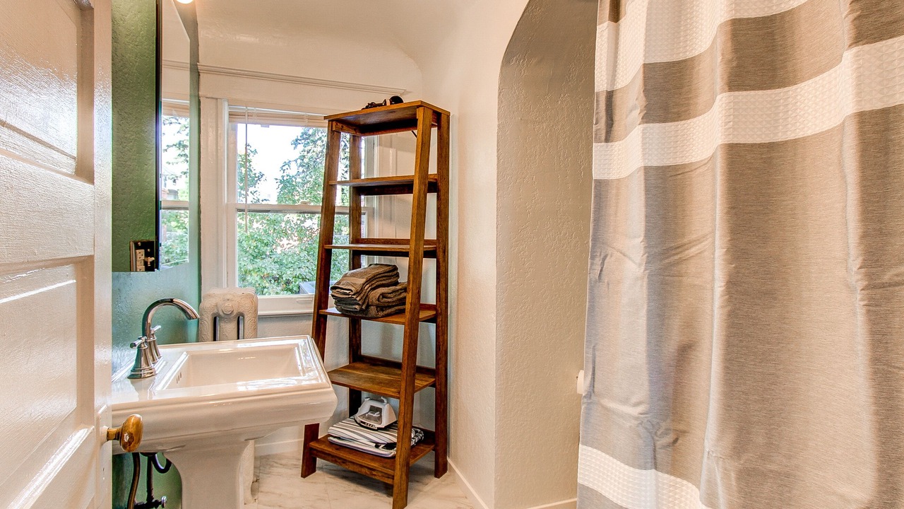 Photo of Bathroom in Alamo Placita