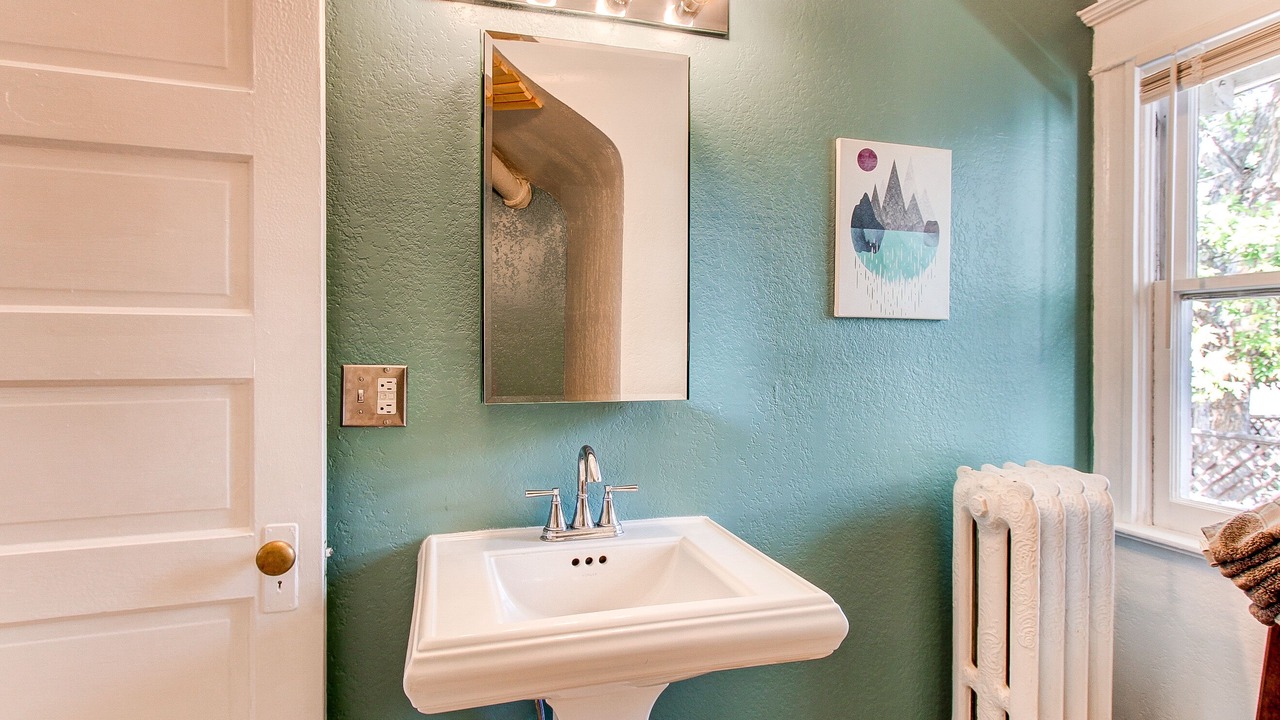 Photo of Bathroom in Alamo Placita