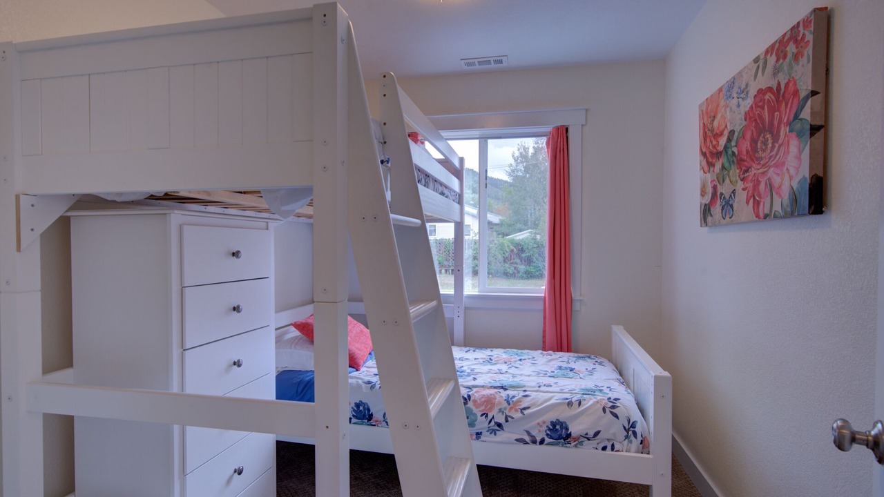Photo of Bedroom in Palmer Lake