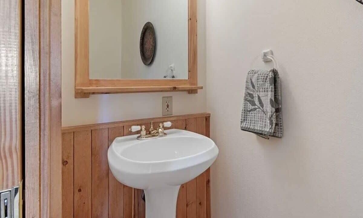 Photo of Bathroom in Leadville North