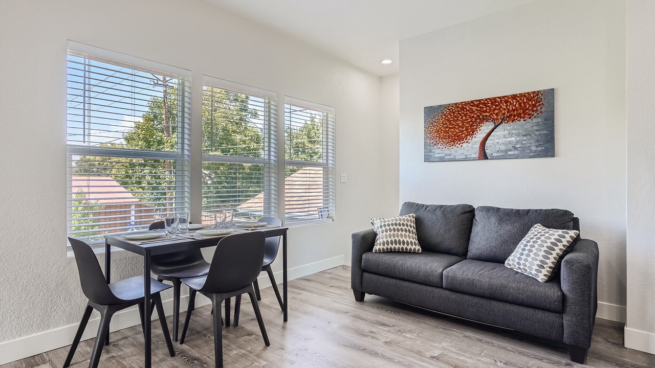 Photo of Livingroom in Belmar Park