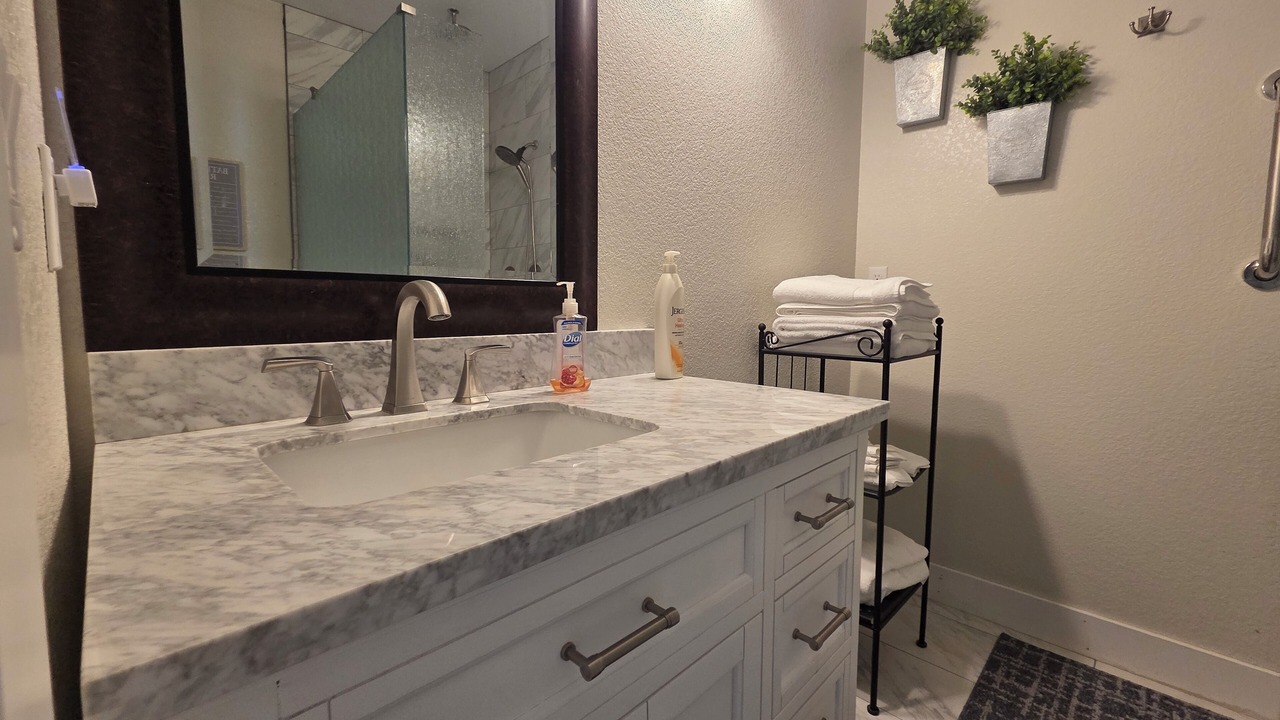 Photo of Bathroom in Larkspur
