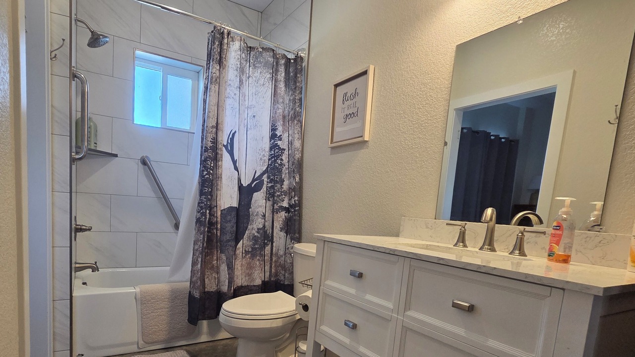 Photo of Bathroom in Larkspur