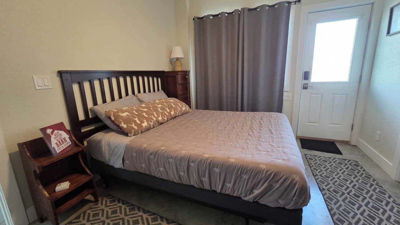 Photo of Bedroom in Larkspur