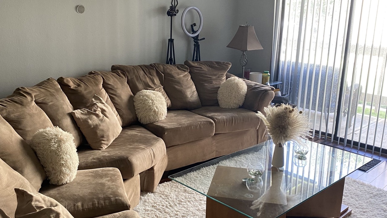 Photo of Livingroom in Lowry Field