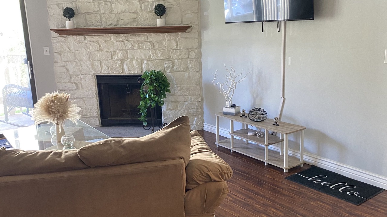 Photo of Livingroom in Lowry Field