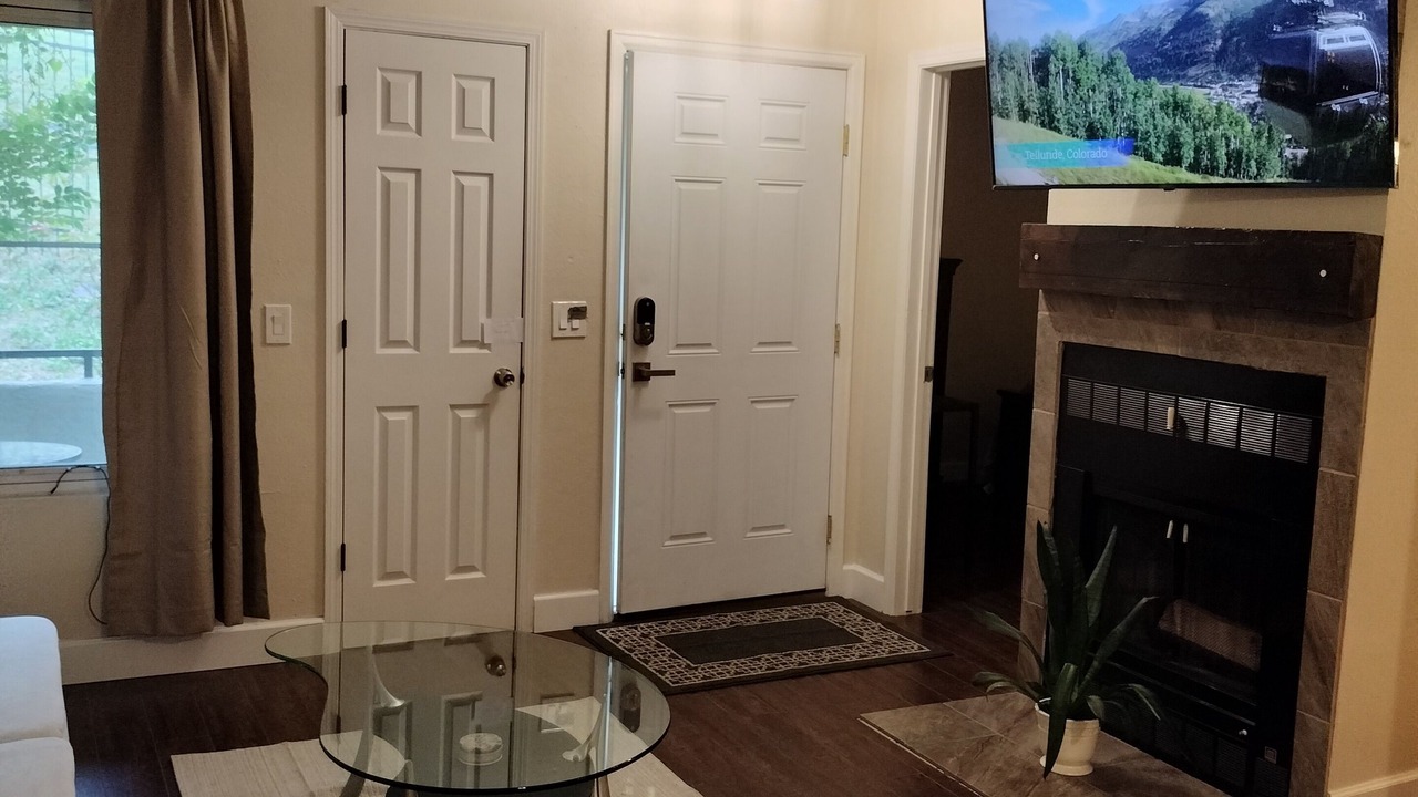 Photo of Livingroom in Lakewood