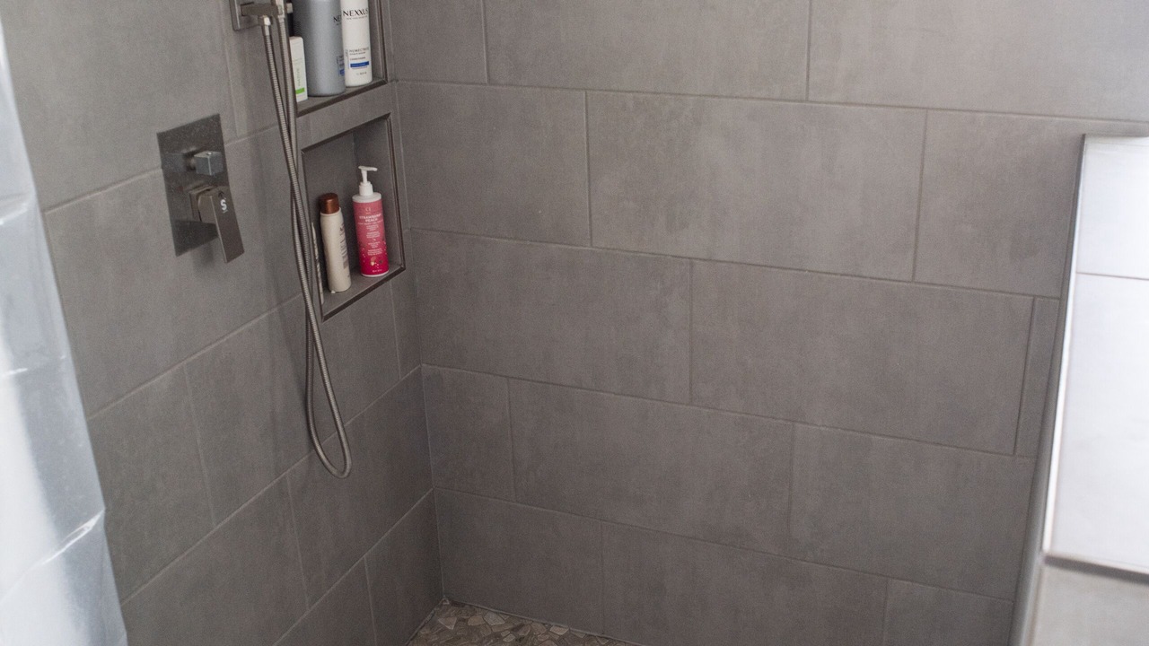 Photo of Bathroom in Pine