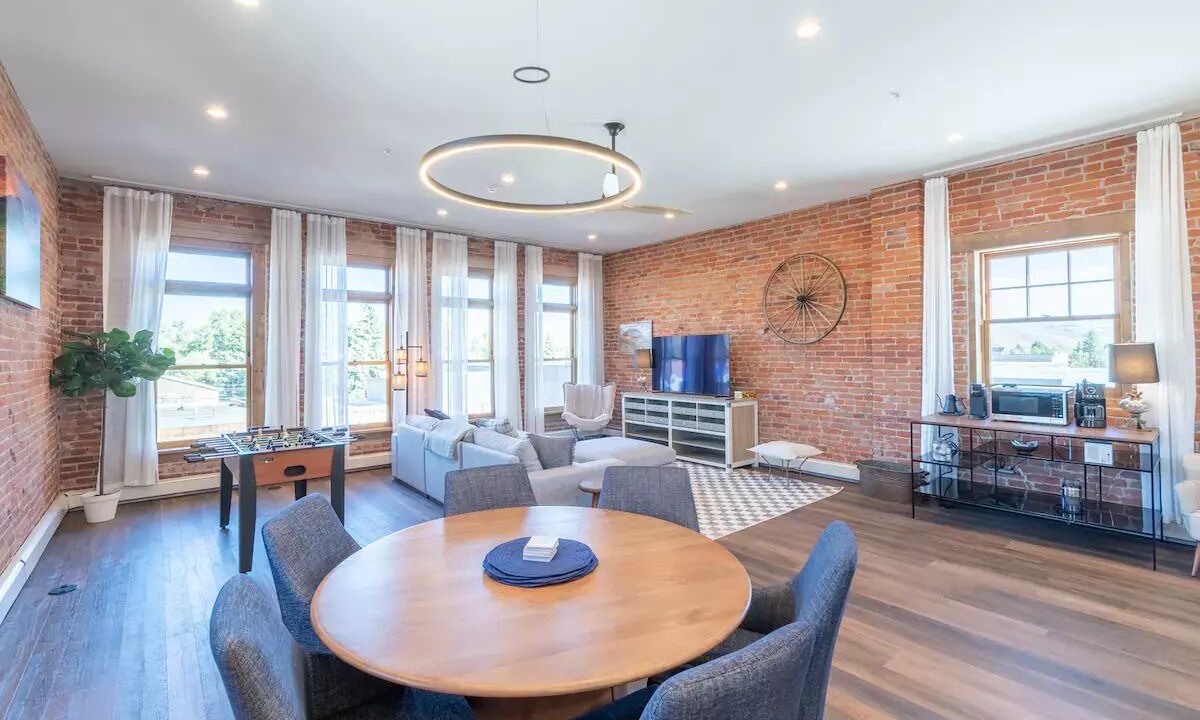 Photo of Livingroom in Gunnison