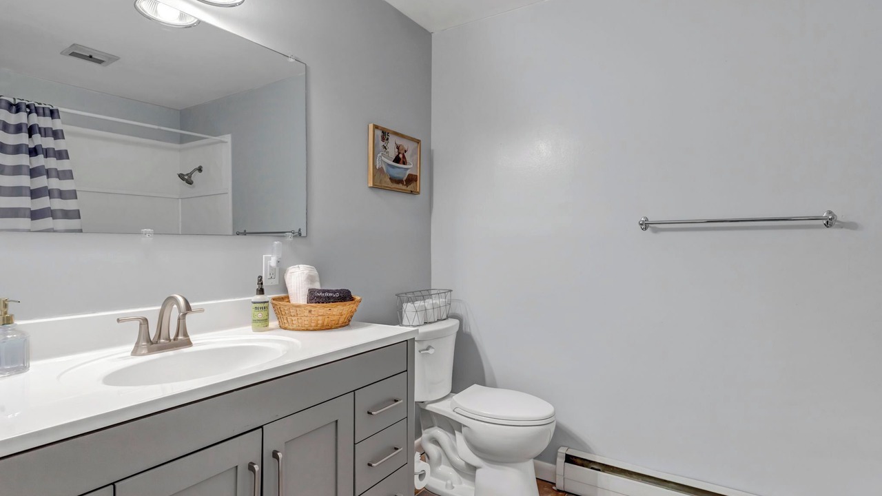 Photo of Bathroom in Applewood Villages