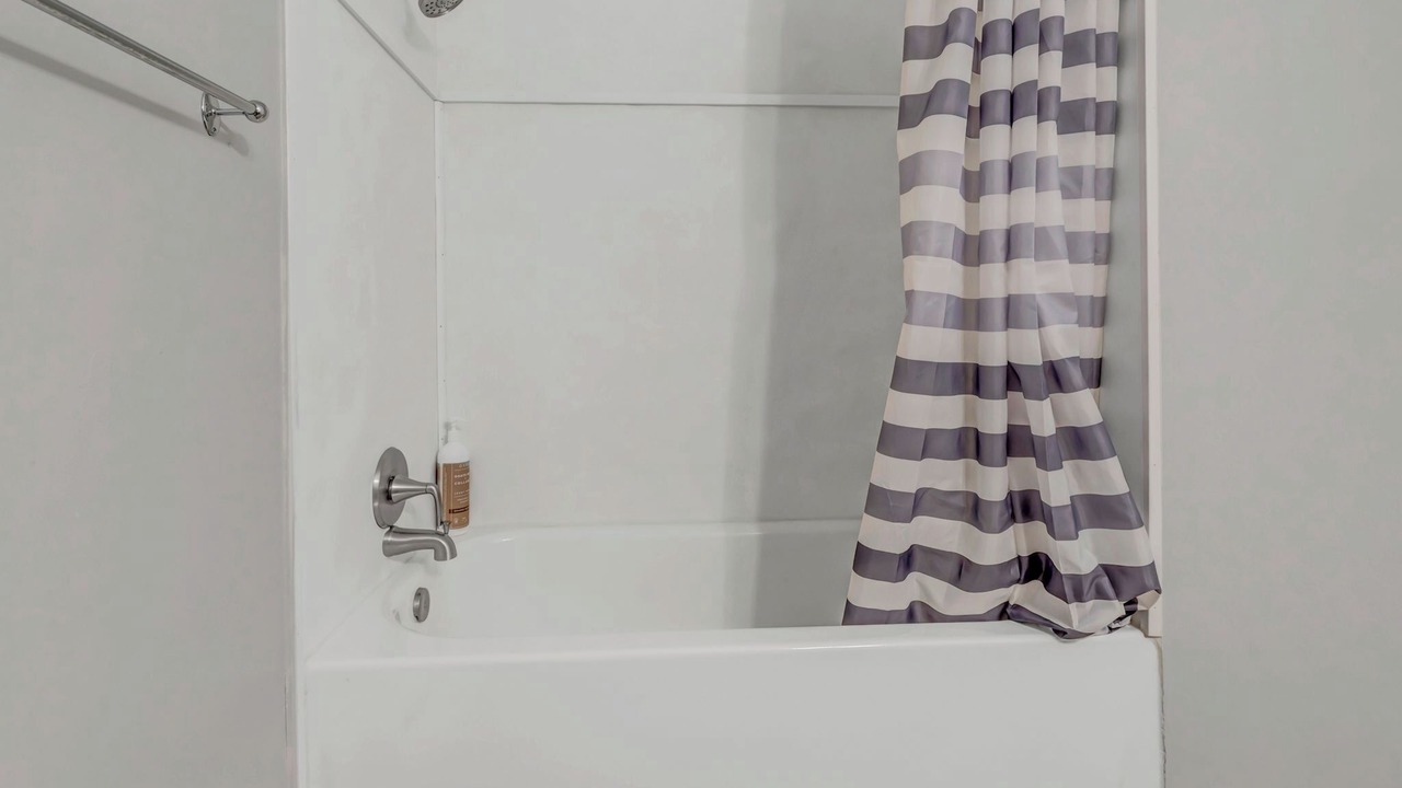 Photo of Bathroom in Applewood Villages