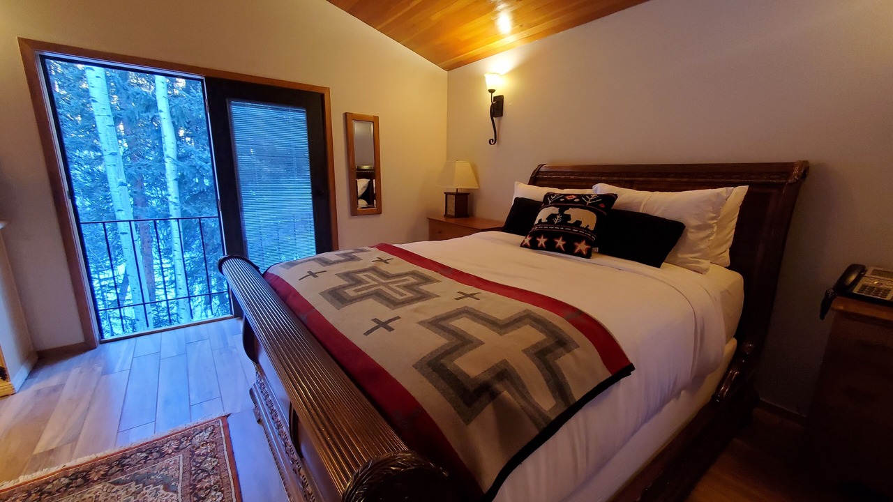 Photo of Bedroom in Twin Lakes