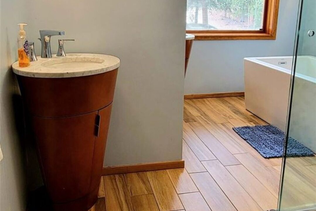 Photo of Bathroom in Twin Lakes