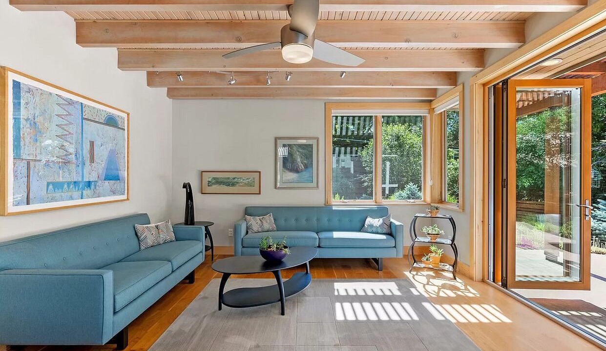 Photo of Livingroom in Louisville