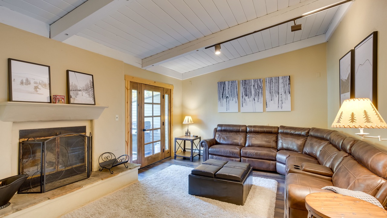 Photo of Livingroom in Intermountain