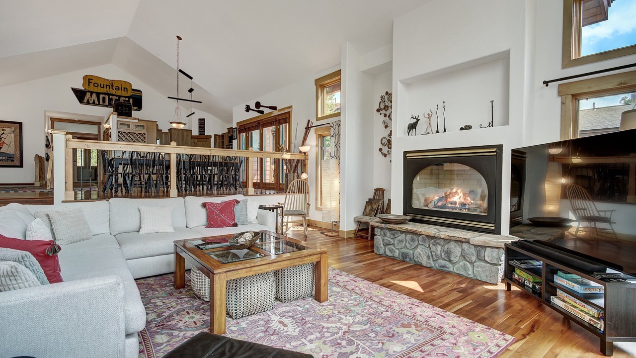 Photo of Livingroom in Woodmoor