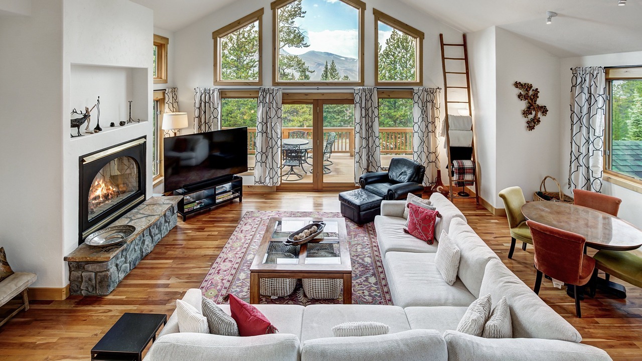 Photo of Livingroom in Woodmoor