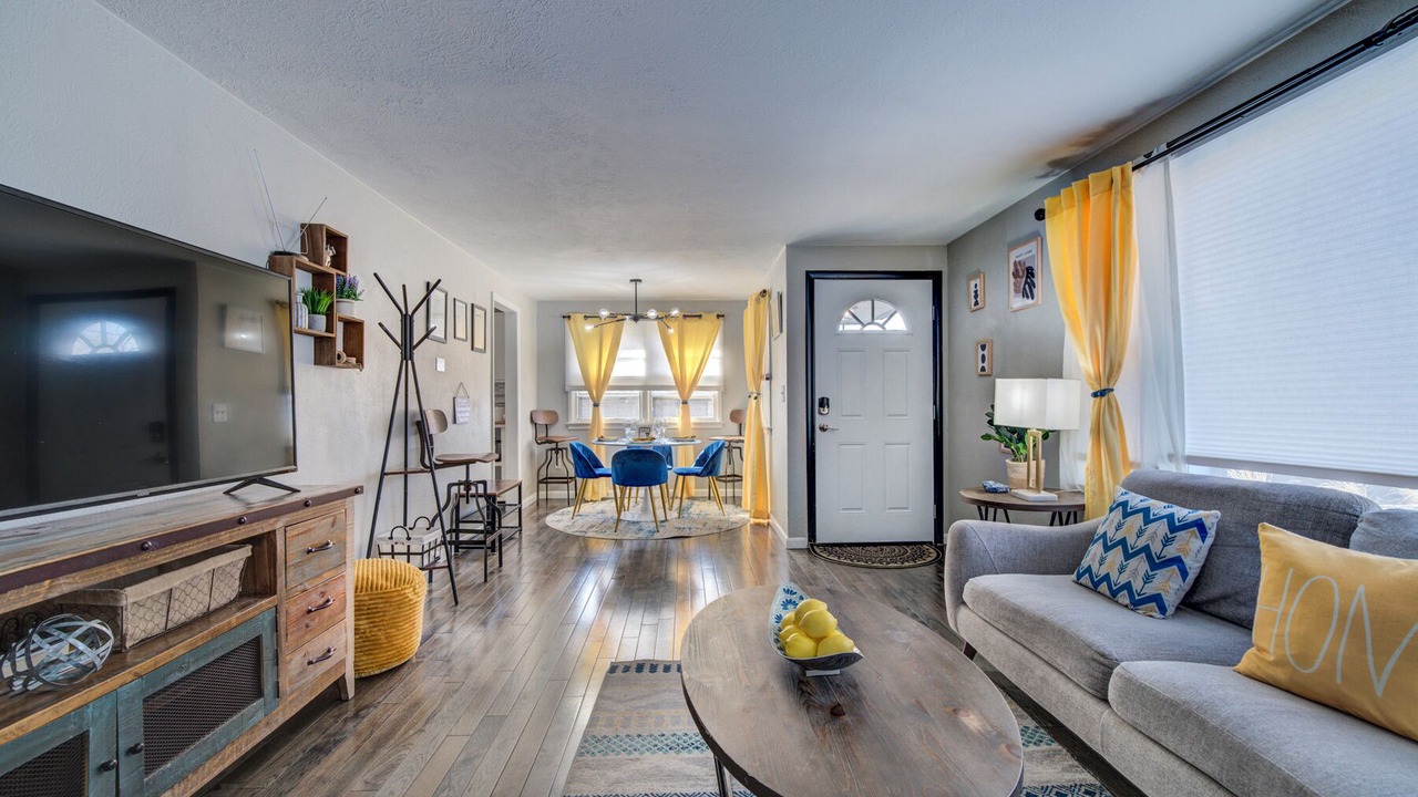 Photo of Livingroom in Central Colorado Springs