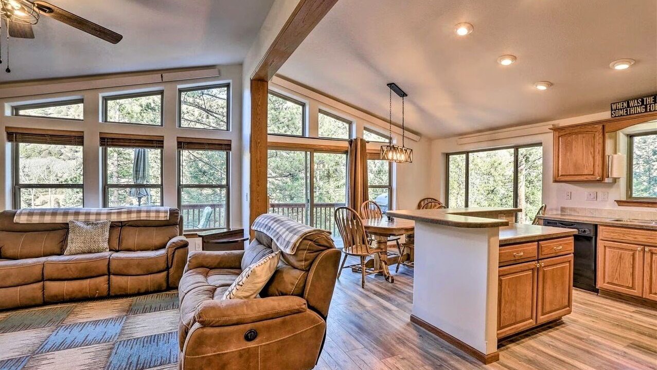 Photo of Bedroom in Idaho Springs