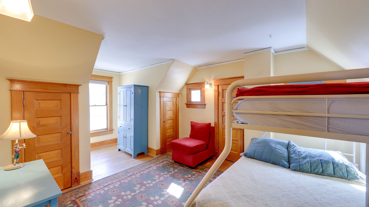 Photo of Bedroom in Idaho Springs