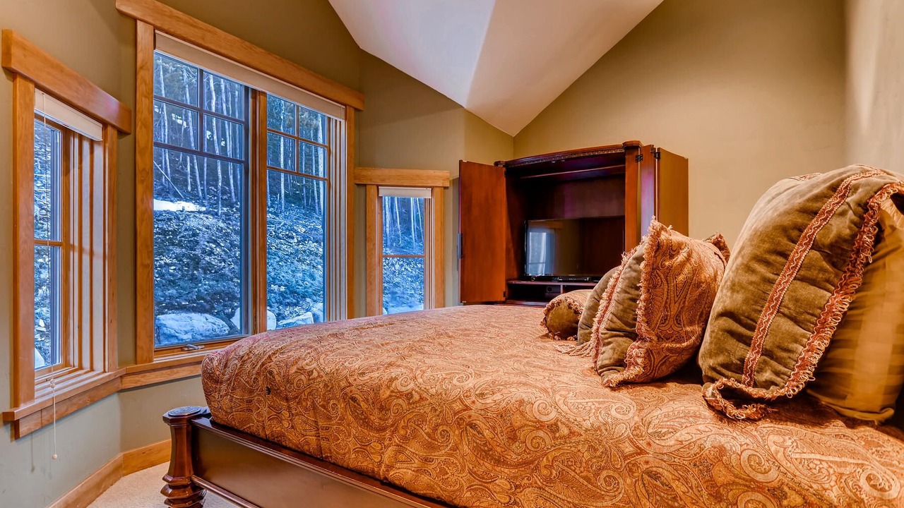 Photo of Bedroom in Breckenridge Heights
