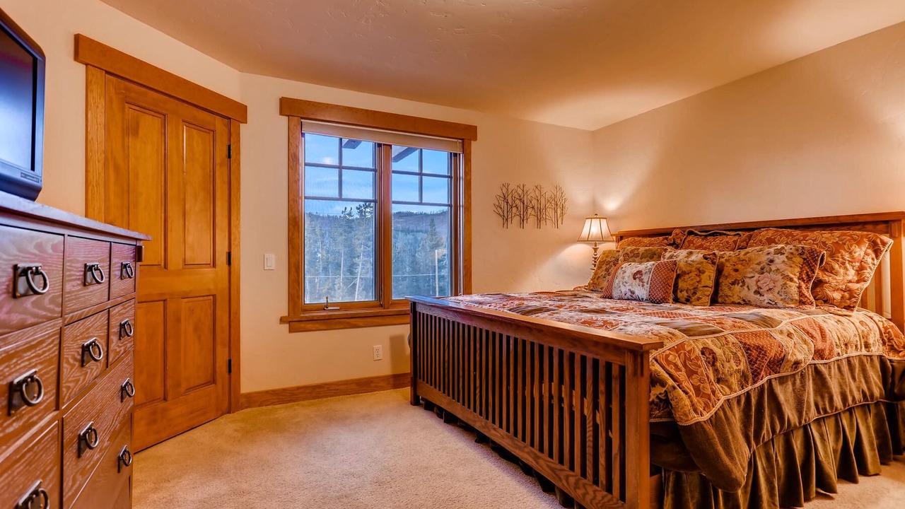 Photo of Bedroom in Breckenridge Heights
