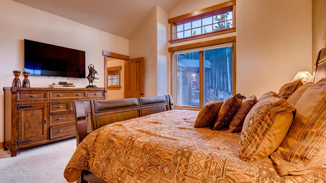 Photo of Bedroom in Breckenridge Heights