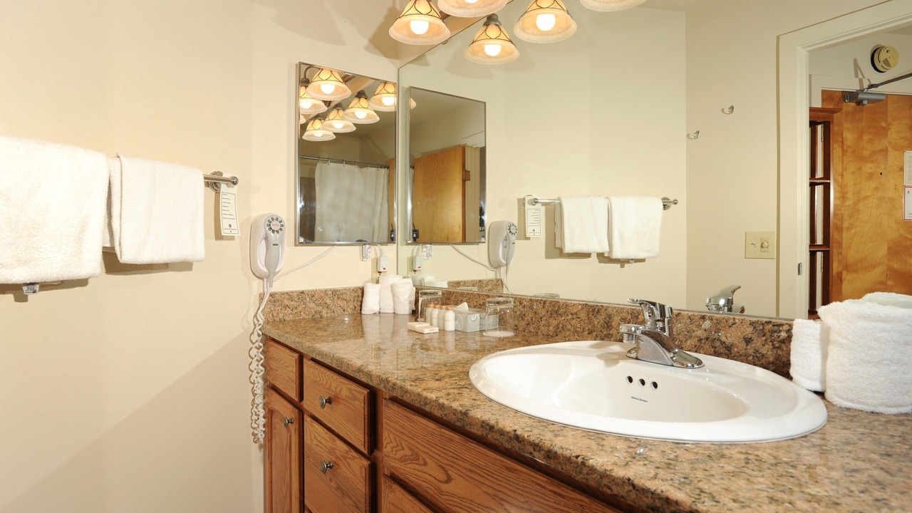 Photo of Bathroom in Lakeside Village