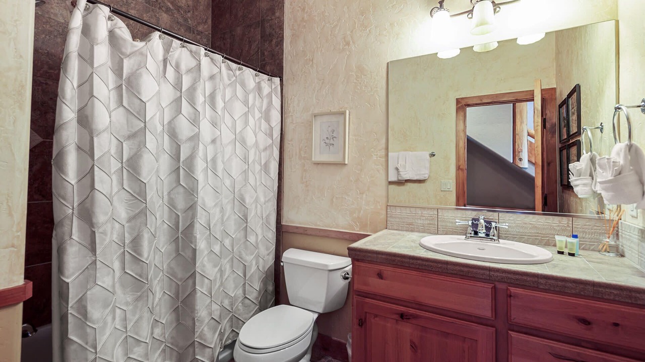 Photo of Bathroom in Three Peaks